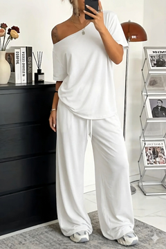 Cosima - Locker geschnittenes Set aus Oberteil und Hose in Weiß