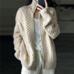 Gemütliche Damen Strickjacke | mit Reißverschluss in Beige