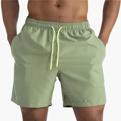 Herren Badeshorts mit Kordelzug und Seitentaschen in Grün