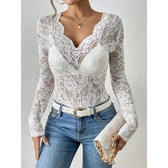 Patricia - Elegantes Damentop mit floralem Muster in Weiß