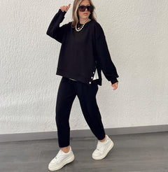 Edith - Pullover- und Hosen-Set - Metallische Seitenknöpfe in Schwarz