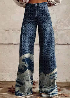 Anzhela - Weite Hose mit buntem Druck in Multicolor 7