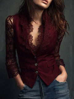 Felicia | Zarte Spitzenbluse im modernen Look in Bordeaux