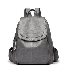 Kristlaug | Eleganter und leichter Rucksack in zartem Weißton in Grau