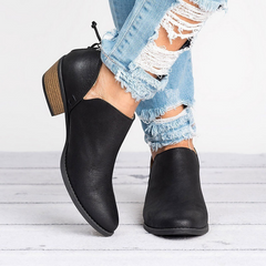 Jaslene - Damenstiefel im Retrostil mit Absatz in Schwarz