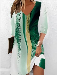 Wanda - Lässiges Kleid mit V-Ausschnitt und Print in Farbe 4