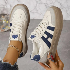 Cherise - und bequeme Sneakers in Blau