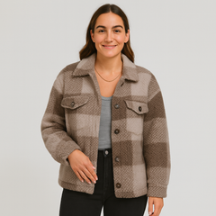 Clara | Stilvolle Strickjacke für Damen mit Knöpfen in Braun