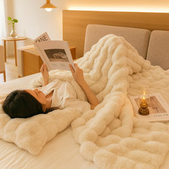 Sylvia | Luxuriöse, plüschige, doppellagige Ganzjahresdecke in Off-White
