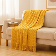 Weiche, gemütliche Überwurfdecke im Vintage-Stil mit geometrischem Muster für Couch und Bett in Gelb