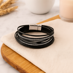 Mehrlagiges Lederarmband für Damen – Roségold mit Perlen und Kristall-Akzenten in Schwarz 01