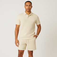 2-teiliges Jacquard-Strickset für Herren – Kurzarm-Oberteil mit Kragen und einfarbige Shorts in Aprikose