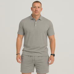 Herren Sommer Casual Set – Leichtes Oberteil mit Golfkragen und einfarbige Shorts mit Taschen in Khaki