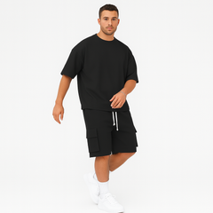 Herren-Sportbekleidungsset – Atmungsaktives Polyester-Rundhals-T-Shirt & Shorts mit Kordelzug und Taschen in Schwarz