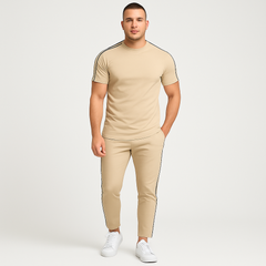 Retro-Streetwear-Set für Herren – Loose Fit T-Shirt mit Seitenstreifen und passender Hose in Gelb
