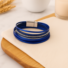Mehrlagiges Lederarmband für Damen – Roségold mit Perlen und Kristall-Akzenten in Dunkelblau