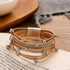 Mehrlagiges Lederarmband für Damen – Roségold mit Perlen und Kristall-Akzenten in Champagner 02