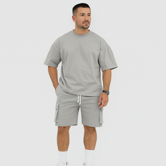 Herren-Sportbekleidungsset – Atmungsaktives Polyester-Rundhals-T-Shirt & Shorts mit Kordelzug und Taschen in Grau