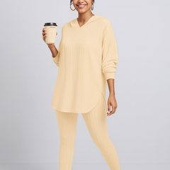 Damen Zweiteiler aus Rippstrick – Kapuzenpullover mit langen Ärmeln & Skinny Hose – Lässiges Freizeit-Outfit in Beige