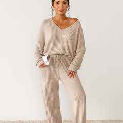 Damen Lounge-Set aus Rippstrick – Unifarbenes V-Ausschnitt-Top & Jogginghose mit Gummibund in Apricot