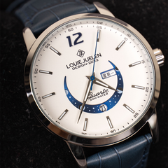 Stilvolle Mondphasenuhr in Blau