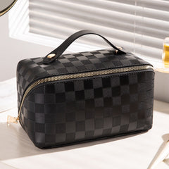 Damen-Reisekulturtasche, stilvolles Karomuster, strapazierfähiges Material in Schwarz