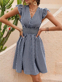 Elana - Trendiges gestreiftes Damenkleid in Schwarz