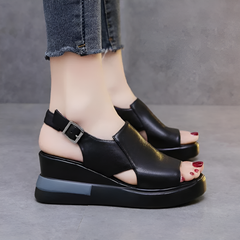 Fabiola - Stylishe Plattform-Sandalen für Damen in Schwarze Sandalen