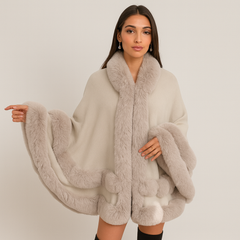 Friedela | Cape-Mantel mit flauschigem Besatz und Kapuze in Übergröße in Beige