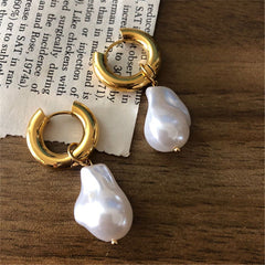 Micara - Pearl Drop - Ohrringe in Gold