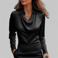 Andrea | Elegante Bluse mit drapiertem Ausschnitt in Schwarz
