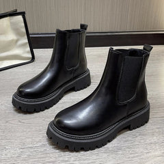 Alastrina | Modische und mühelose Sommerstiefel in Schwarz