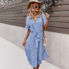 Svea - Sommerkleid - Knopfleiste und Gürtel in Blau