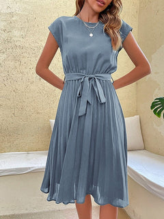 Brittany - Minikleid mit kurzen Ärmeln und Falten in Himmelblau