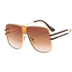 Quadratische Unisex Sonnenbrille mit Verlaufsgläsern in Braun