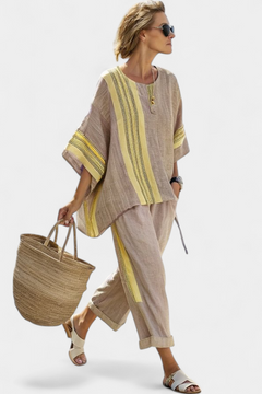 Elisa | Exquisites Lavendeltop mit Mustard-Streifen Hose in Gelb