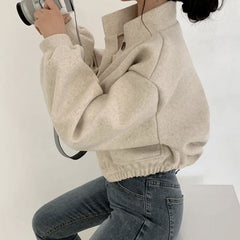 Audrey | Kurze Wolljacke Mit Stehkragen Und Lockerem Schnitt in Apricot