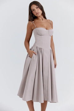 Cheri - rückenfreies Midi-Sling-Kleid für Damen in Hellgrau