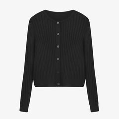 Elegantes Satinkleid - Stricktop-Kombinationsset in Schwarze Strickjacke
