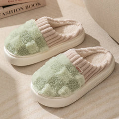 Peachy - Karierte Plüschpantoffeln - Indoor-Schuhe in Grün