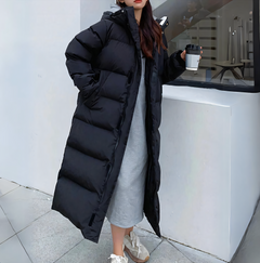 Julia - Winddichte Lange Daunenjacke in Schwarz