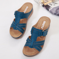 Manuela® | Bequeme Sandalen mit extra weicher Sohle für weniger Fußschmerzen und mehr Körperbalance in Blau