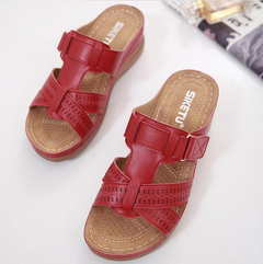 Manuela® | Bequeme Sandalen mit extra weicher Sohle für weniger Fußschmerzen und mehr Körperbalance in Rot