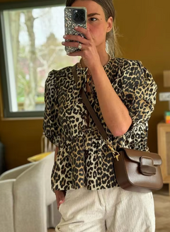 Harriett - Schößchenbluse - Elegante Bauschige Passform in Leopardenmuster