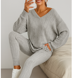 Damen Zweiteiler aus Rippstrick – Kapuzenpullover mit langen Ärmeln & Skinny Hose – Lässiges Freizeit-Outfit in Grau