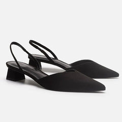Izara - Spitz zulaufende Absätze - Slingback Stil in Schwarz