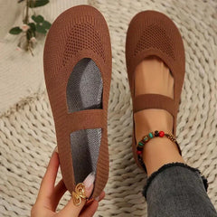 Nyxara – Leichte und flexible Slipper in Braun