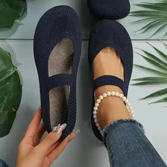 Nyxara – Leichte und flexible Slipper in Marineblau