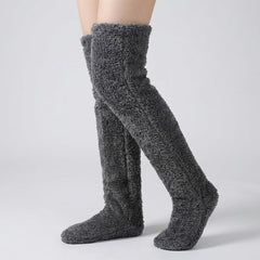 (KAUF 1, ERHALTE 2 GRATIS) Veloura™ Premium Kuschelsocken aus Weichem Plüschstoff in Dunkelgrau