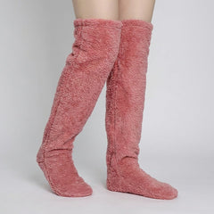 (KAUF 1, ERHALTE 2 GRATIS) Veloura™ Premium Kuschelsocken aus Weichem Plüschstoff in Pink